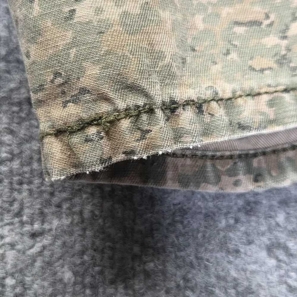 Levi's Shorts Mens 30 Green Camo Cargo Canvas Cotton Outdoor Zip Pockets Fly